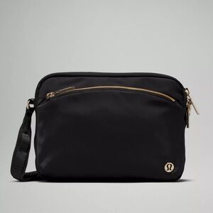 NWT Lululemon City Adventurer crossbody, black with gold hardware